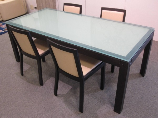 Tavolo Mod. Quadri – VALENTINI