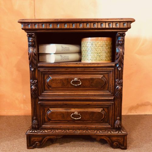 Gruppo letto Mod. Intagliato rinascimento noce - GIEMME-MOLON